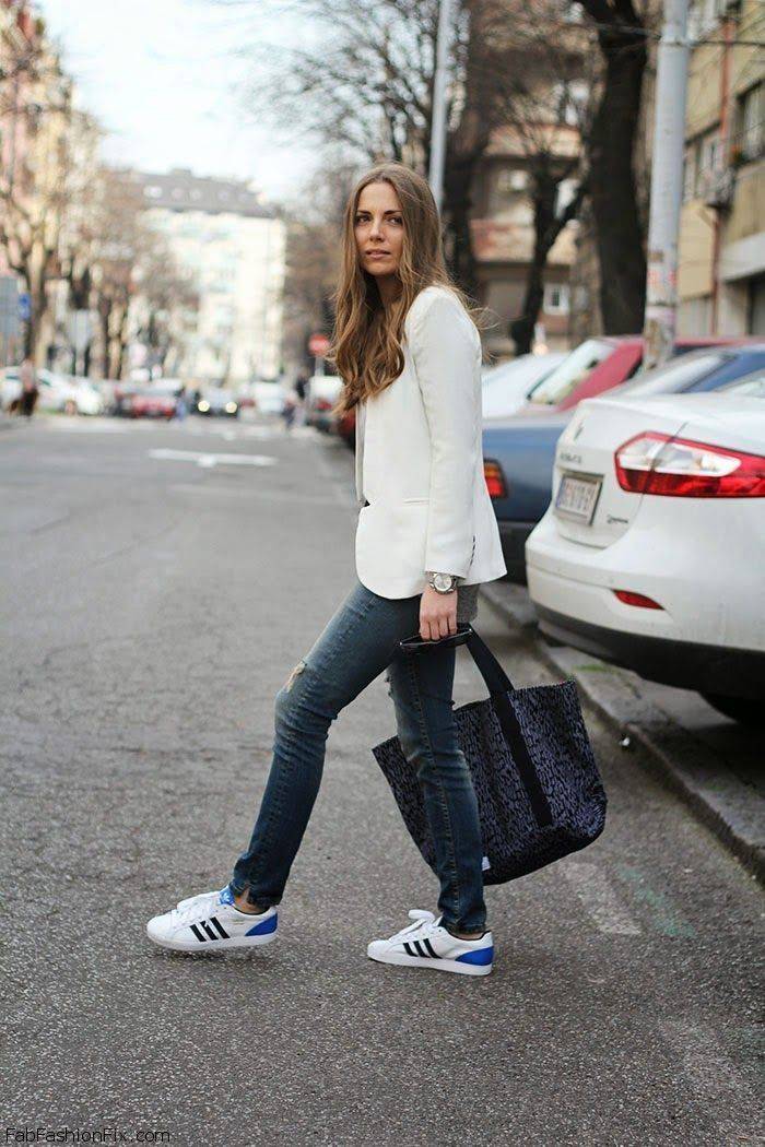 Белые кроссовки: с чем носить, сочетать, фото модных образов
с чем носить белые кроссовки: 12 модных идей — modnayadama