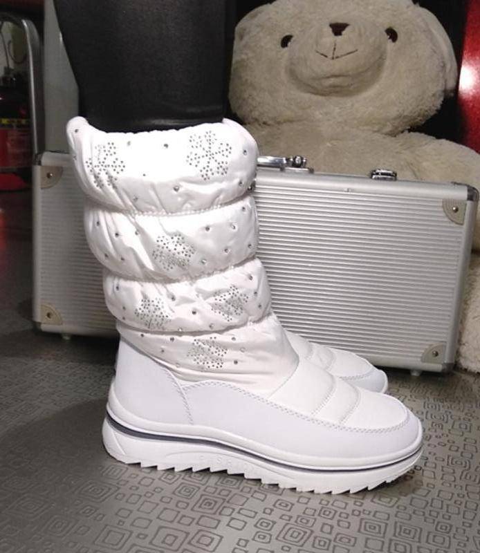 Белая обувь зимой: схемы образов, которые привлекают