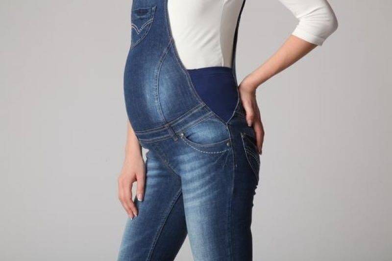 Как сделать джинсы для беременных из обычных, а также как своими руками перешить старые брюки в специальные штаны со вставкой для будущих мам?