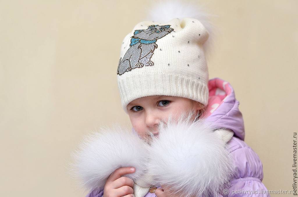 Модные шапки для девочек-подростков: фото подростковых головных уборов и описание зимних моделей