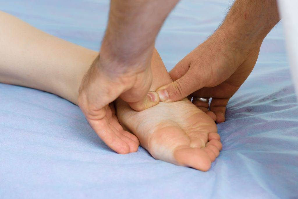 Как делать правильный массаж ступней