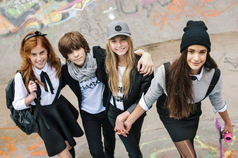 Одежда для подростков: хиты сезона для парней и девушек