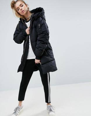 Женский бомбер, с чем носить в 2021/2022 году, фото курток в разных стилях