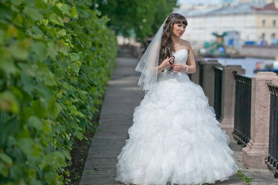 Свадебное платье на полную фигуру: фото стильных образов | модные новинки сезона