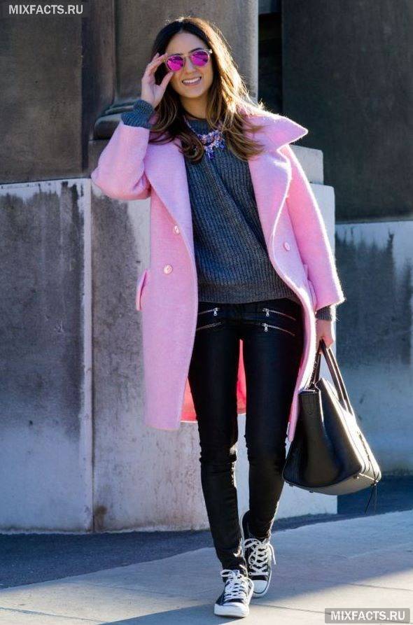 С чем носить розовое пальто яркое, светлое - фото, сочетания 2021