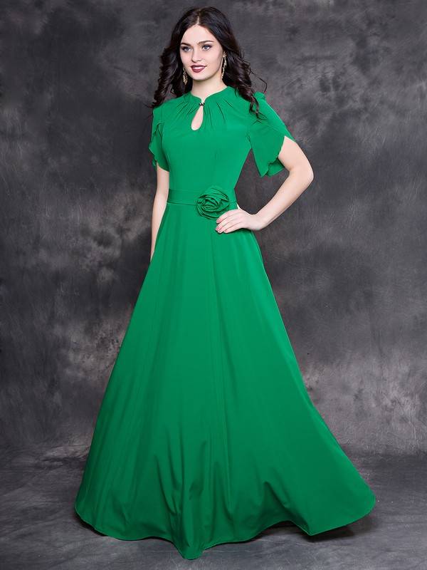 Выбираем зеленое платье, составляем модный сет