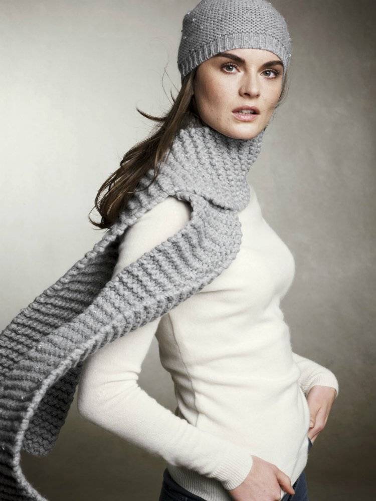 Вязаные шарфы спицами — топ 25 красивых моделей со схемами и видео