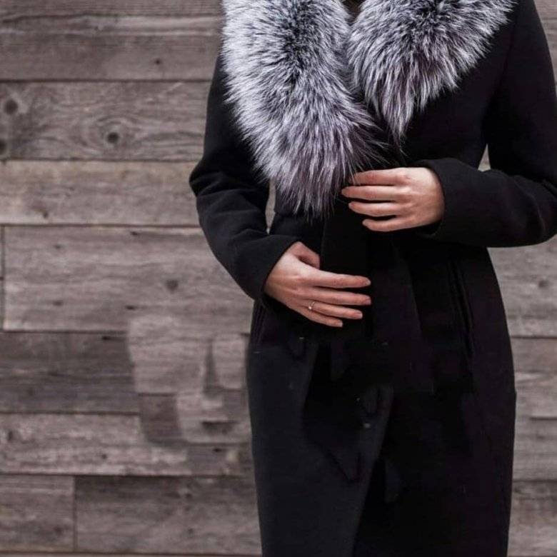Модные меховые пальто для женщин на 2021 год: новинки на фото, с рукавами и карманами, капюшоном и отделкой