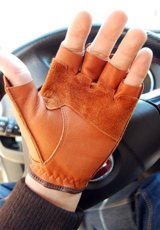 Автомобильные перчатки