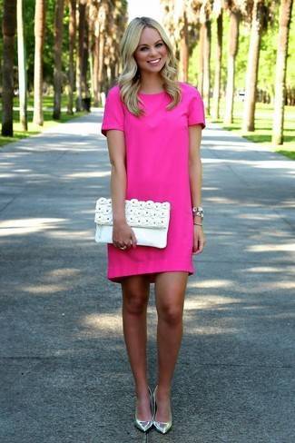Розовые платья: актуальные модели и фасоны