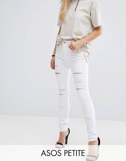 С чем носить белые джинсы?