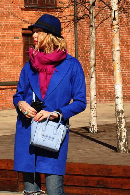 С чем носить синее пальто: 50 модных луков (фото)