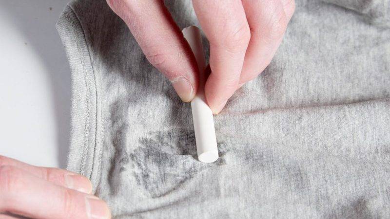 Полезные советы: как вывести пятно от маркера с одежды