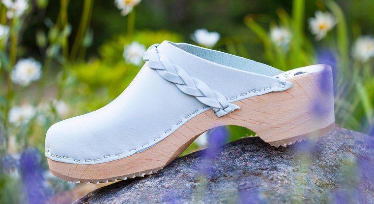 Модная обувь клоги – история деревянных башмачков