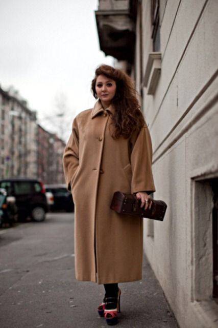 С чем носить коричневое пальто? 20 теплых образов
