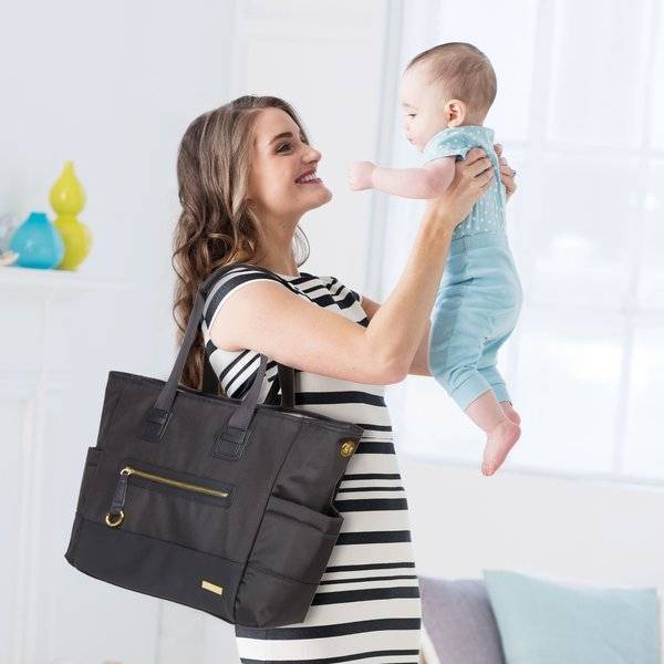 Популярные рюкзаки для мамы, особенности конструкции и плюсы модели