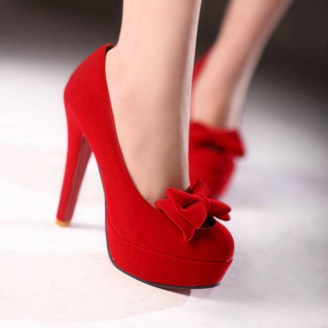 С чем носить красные туфли на высоком каблуке: вершина хит-парада “стильная сексуальность”