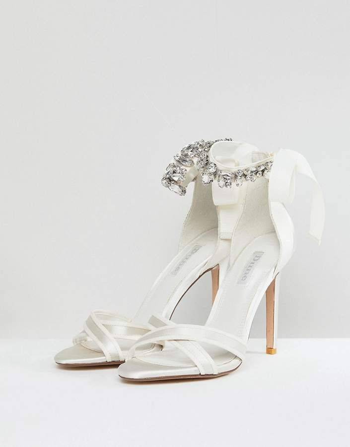ᐉ можно ли выходить замуж в старых туфлях. что предлагают дизайнеры свадебной обуви. цветные туфли на свадьбу и варианты отделки - svadba-dv.ru