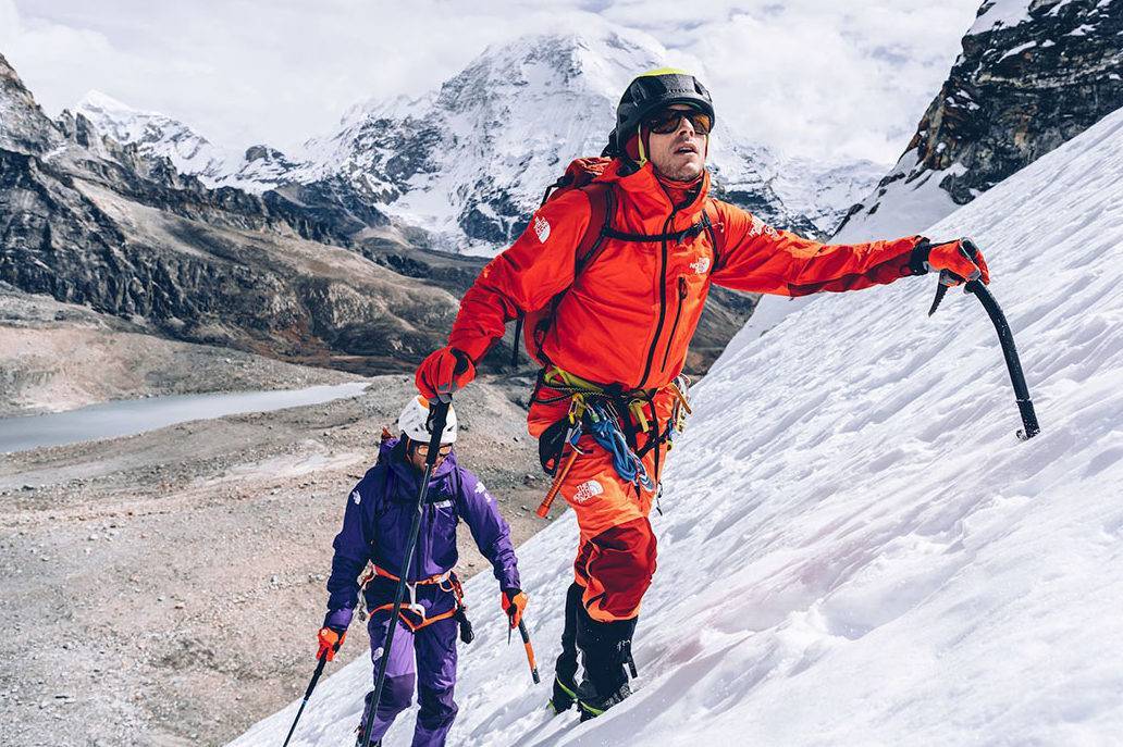 Куртка альпиниста (17 фото): модели для альпинизма