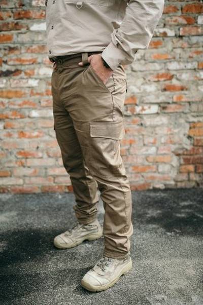 Мужские брюки карго: как выбрать и с чем носить