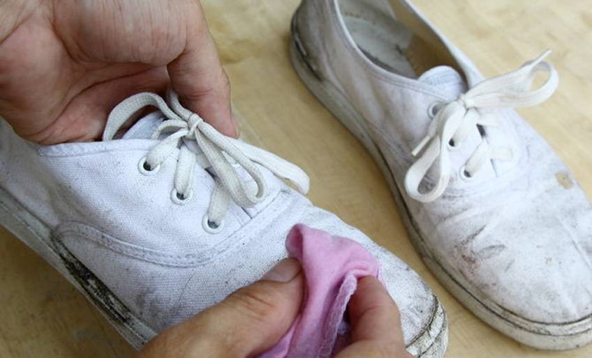 Как почистить белые кожаные кроссовки - wikihow