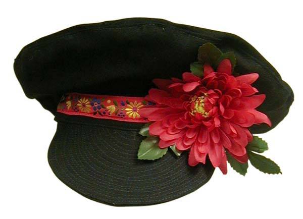 Русские кепки в народном стиле