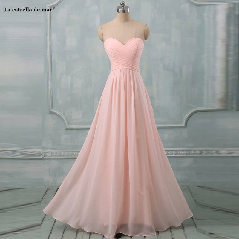 С чем носить розовое платье: мода 2020