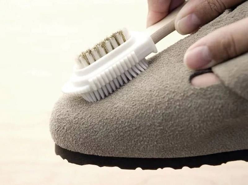 Как чистить обувь из нубука в домашних условиях: эффективные способы и средства для удаления пятен и грязи