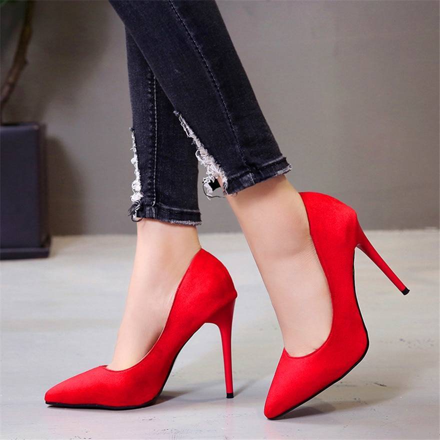 Что означают красные туфли на высоком каблуке по соннику