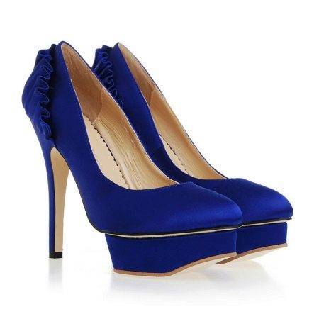 С чем лучше сочетать тёмно-синюю обувь: советы по стилю