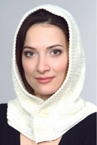 Как носить шарф-снуд: что это такое, разные способы, капор на голову, фото