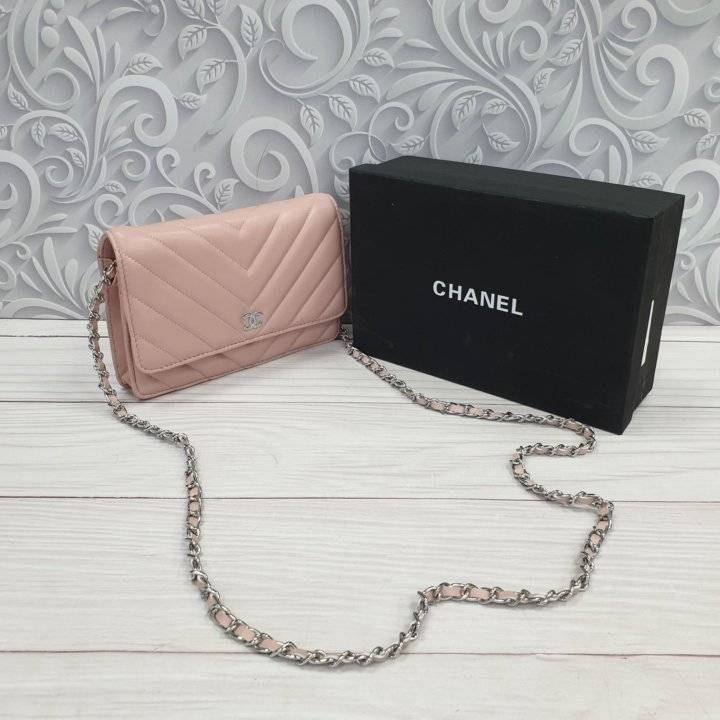 Сумка Chanel на цепочке – олицетворение хорошего вкуса