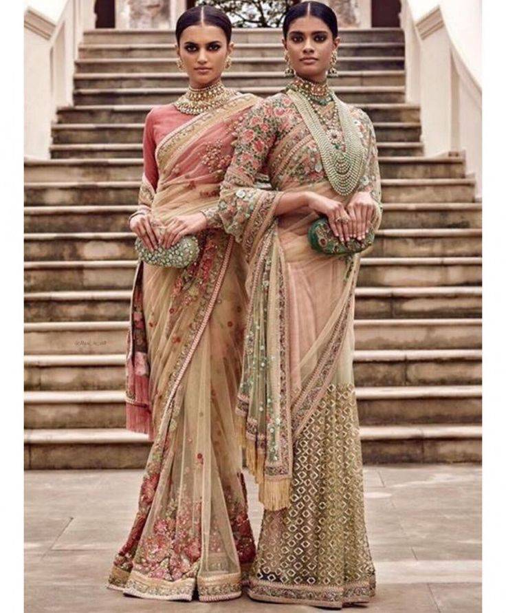 Это сари, дхоти и лунги. традиционная одежда индии. индийский взгляд