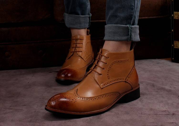 С чем носить мужские коричневые ботинки, идеи с фото