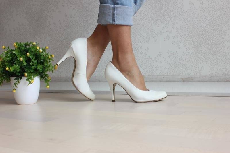Белые туфли, лучшие модели, с чем носить, как ухаживать
