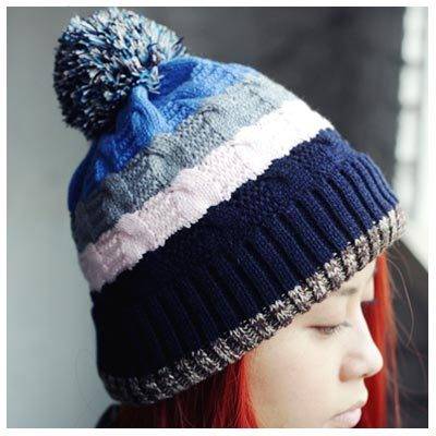 С чем носить синюю шапку: варианты сочетаний для разных стилей. art-textil.ru