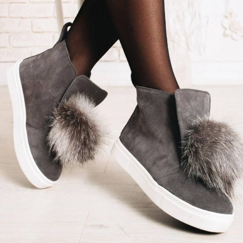 Зимние женские замшевые ботинки