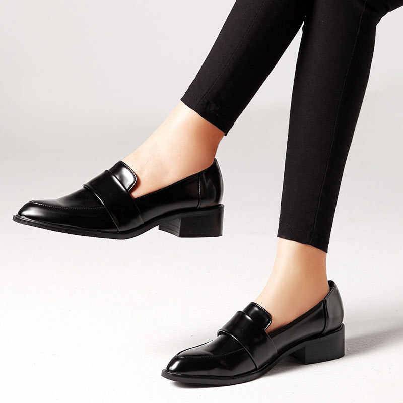 Женские лоферы - модная обувь для женщин