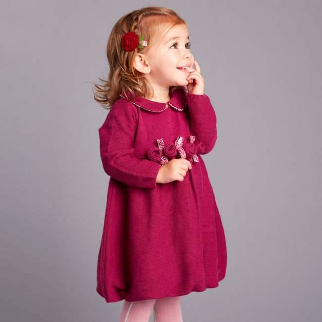 Трикотажное платье для девочки – красиво и удобно