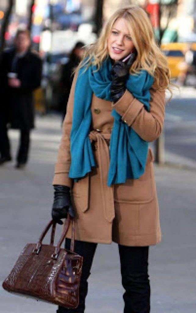 С каким шарфом носить бежевое пальто - модные идеи (фото)
