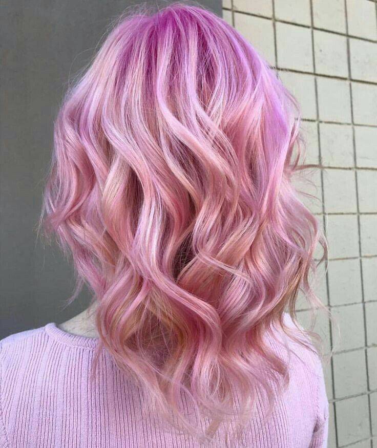 Розовый цвет волос: 60 фото трендовых оттенков 2022
