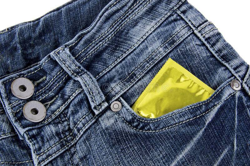 Зачем нужен маленький карман на джинсах?