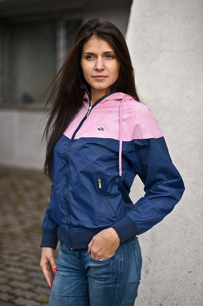 Женская куртка-анорак: фото зимних, осенних, весенних моделей для девушек, как носить анорак