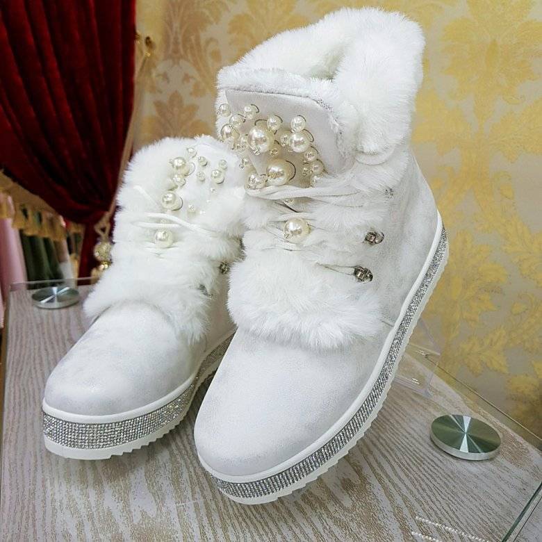 Белые женские ботинки, с чем носить зимнюю белую обувь и белые полуботиночки