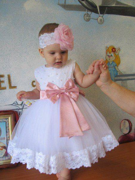 Платье на годик девочке: нарядные и красивые модели, модные образы с фото