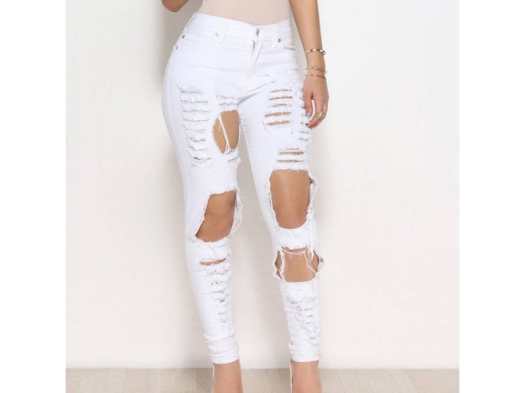 Белые джинсы: 29 фото, с чем носить в 2021
