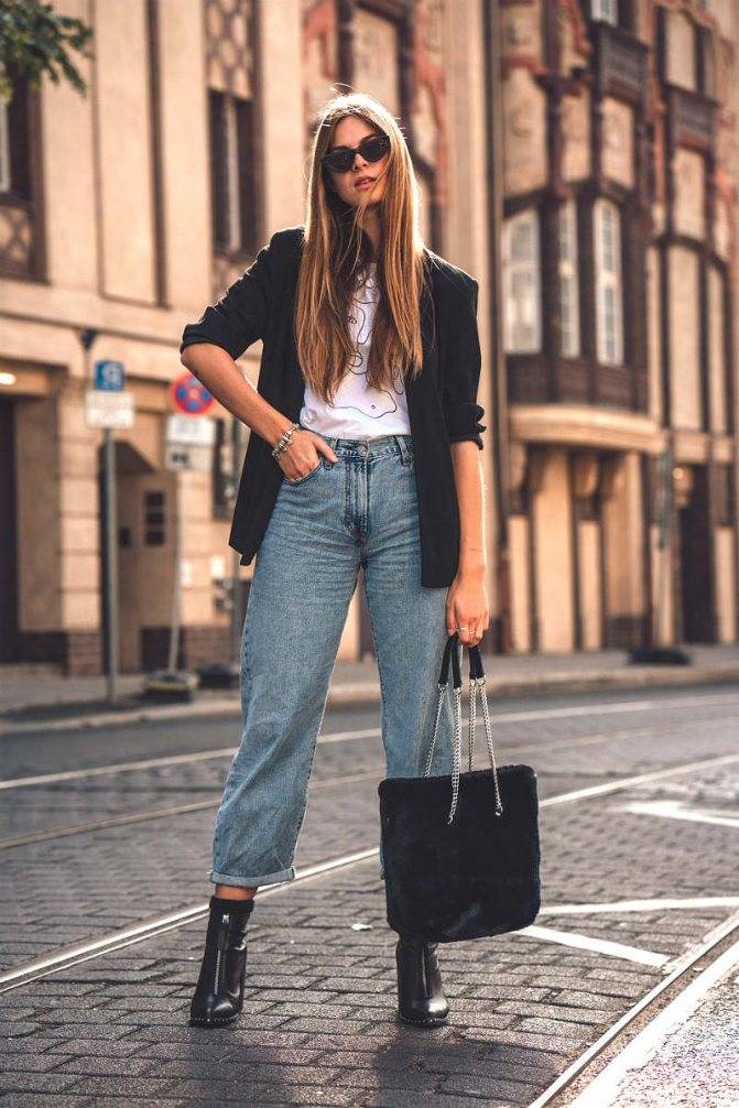 С чем носить широкие джинсы — сочетание с топами и подбор обуви