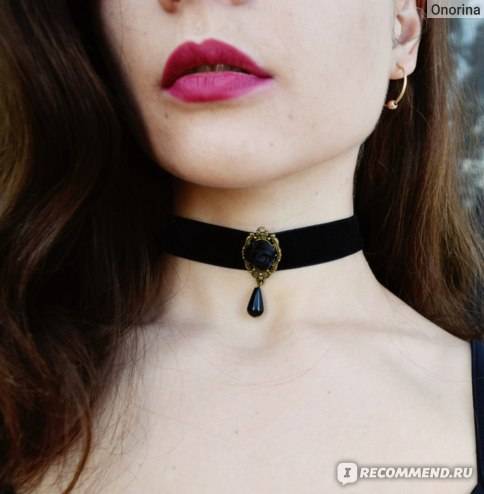 Бархатный чокер (47 фото) — украшение на шею в виде ленты из черного бархата с подвеской