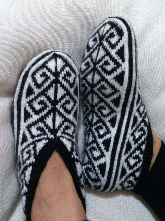 Красивые носки спицами ленивым жаккардом - все о вязании