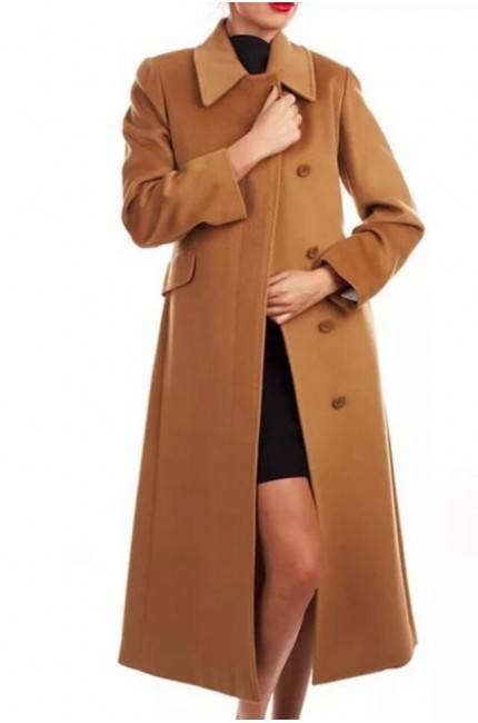 С чем носить коричневое пальто: спокойная классика